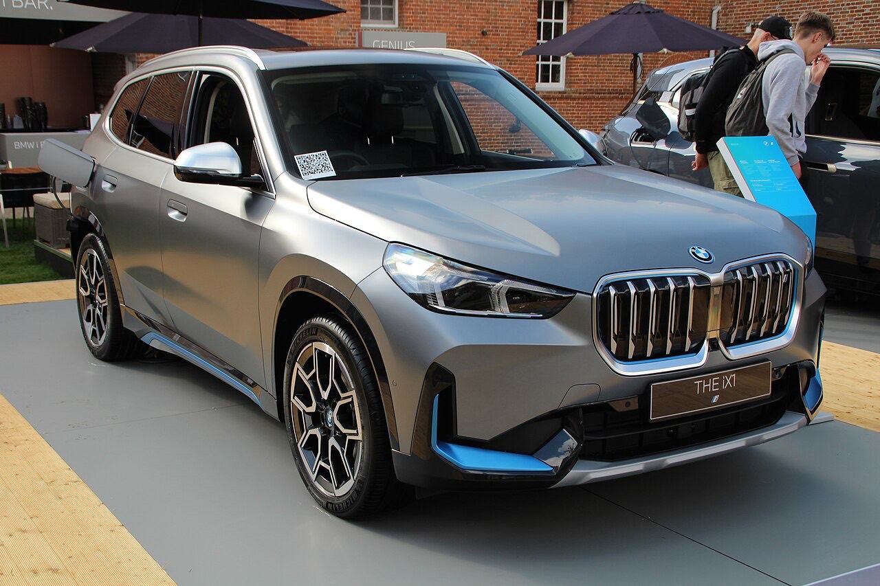BMW iX1