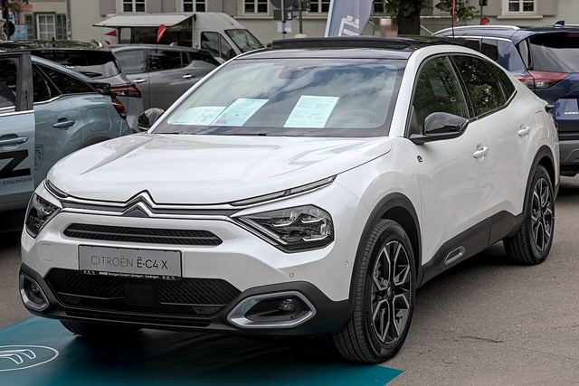 Citroën ë-C4 X