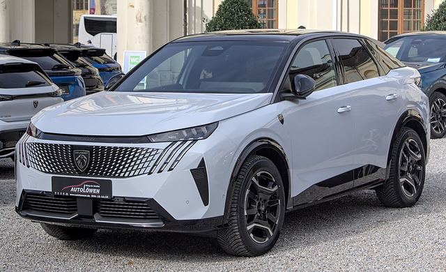 Peugeot e-3008