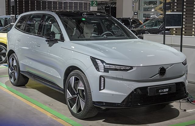 Volvo EX90